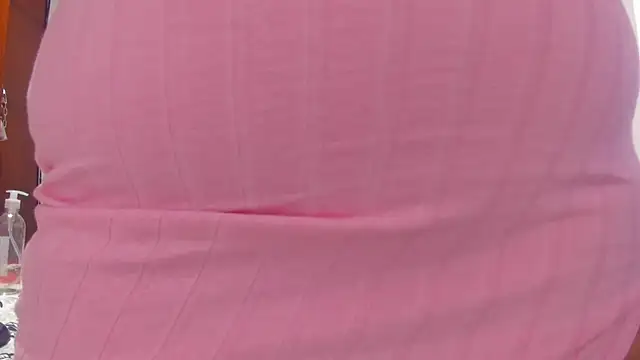 Snapshot of Elianissquirt chatting on February 2025 01:01:01 PM Elianissquirt online show from February 2025 01:01:01 PM