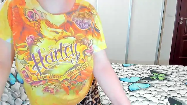 Adelamilfsex online show from April 2026 01:10:02 PM