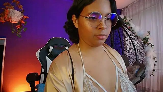 Emmapark  online show from April 2026 07:58:02 PM