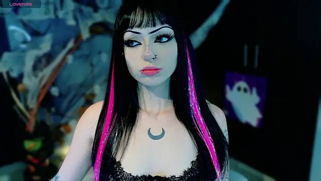 Snapshot of Madison_Jackson chatting on October 2025 09:15:01 PM Madison Jackson online show from October 2025 09:15:01 PM