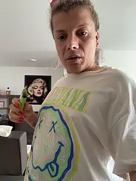 Snapshot of Georgiafox chatting on October 2025 01:12:01 PM Georgiafox online show from October 2025 01:12:01 PM