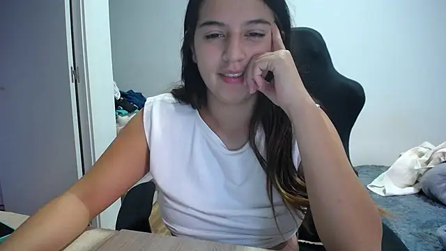 Contantin helena online show from November 2025 05:02:01 PM