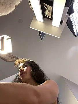 Irish Collins online show from February 2026 06:39:01 PM