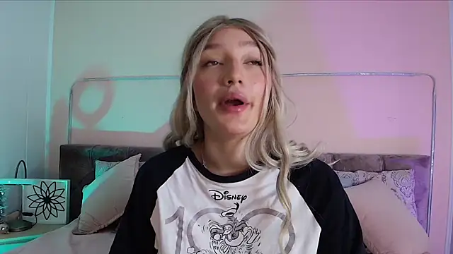 Giaa Ross online show from January 2025 11:38:02 AM