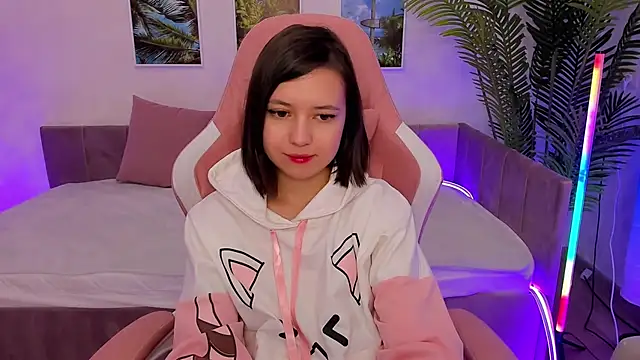 Lina Brownie online show from February 2025 05:15:01 AM