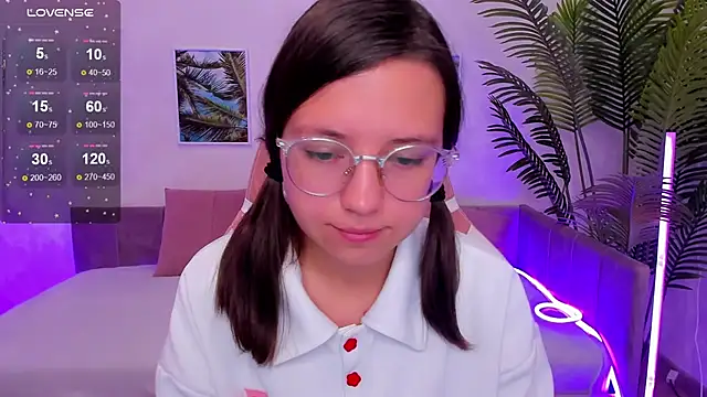 Lina Brownie online show from October 2025 02:31:01 AM