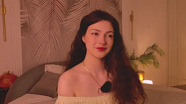 Snapshot of Miley_Smile chatting on October 2025 05:29:02 AM Miley Smile online show from October 2025 05:29:02 AM