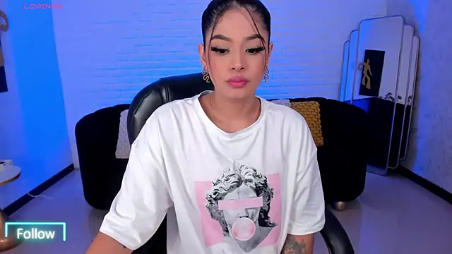 Snapshot of AlyssaDean chatting on February 2025 11:51:02 AM AlyssaDean online show from February 2025 11:51:02 AM