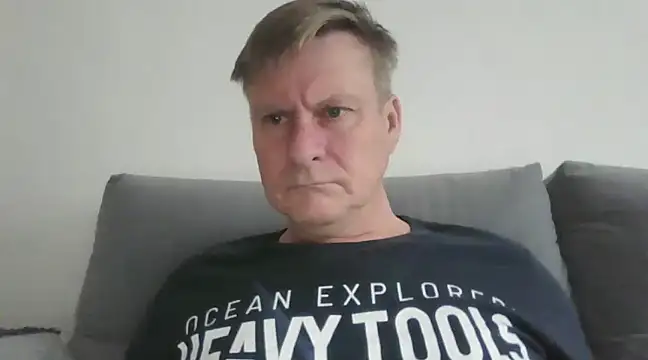 johnnym1 online show from December 2024 09:27:01 AM