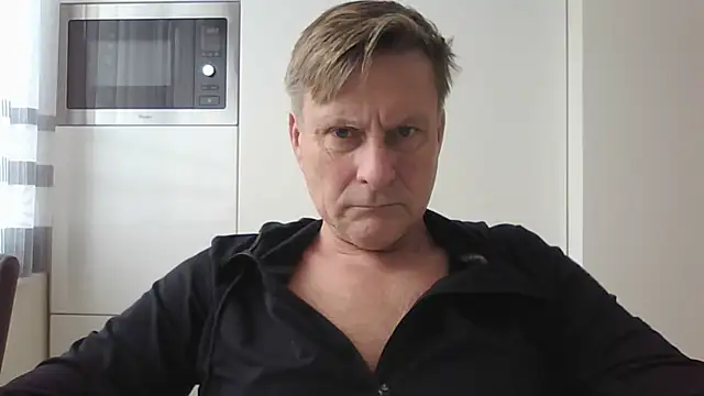 johnnym1 online show from January 2026 12:41:01 PM