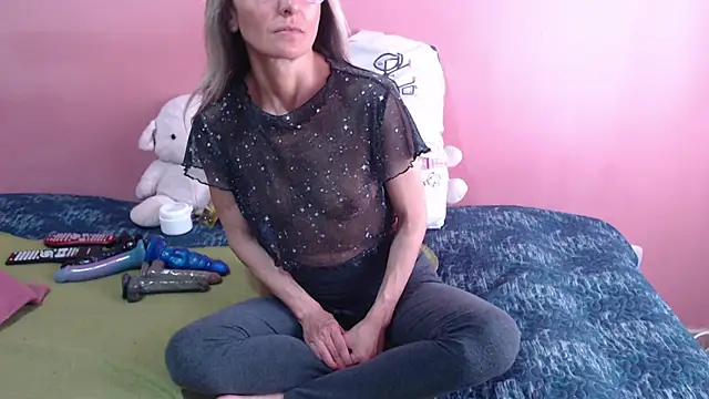 Susanlover online show from October 2025 08:39:01 PM