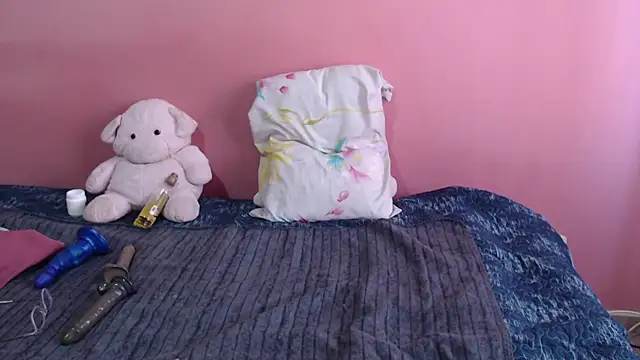 Susanlover online show from December 2025 08:36:02 PM