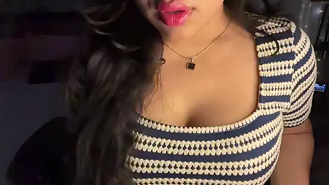 Snapshot of Spice-Summi chatting on May 2026 05:26:02 AM Spice-Summi online show from May 2026 05:26:02 AM