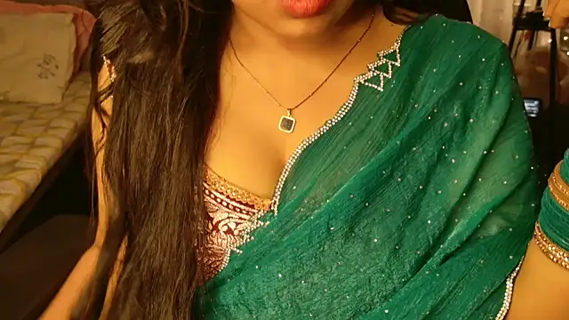 Snapshot of Spice-Summi chatting on July 2026 06:35:02 PM Spice-Summi online show from July 2026 06:35:02 PM