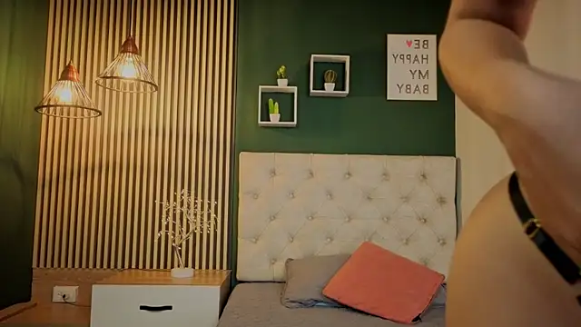 madison little  online show from September 2025 04:50:02 PM