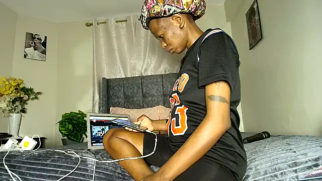 t-NaughtyLicia online show from March 2026 03:56:01 AM