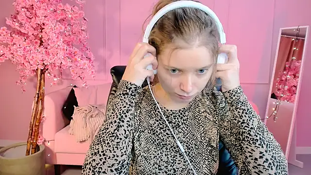 MayaSinabon online show from January 2025 01:09:01 PM