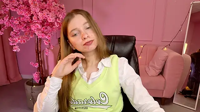 MayaSinabon online show from March 2025 03:24:01 PM