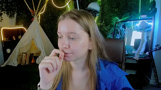 MayaSinabon online show from March 2025 12:11:02 PM