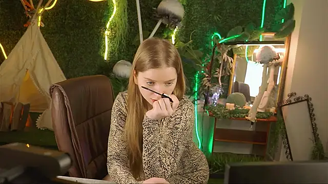 MayaSinabon online show from March 2025 12:14:02 PM