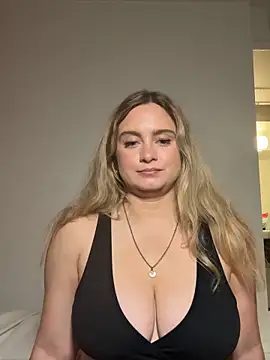 Sophie Raegan online show from April 2026 01:36:02 PM