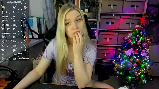 Snapshot of omg_lina chatting on December 2024 02:13:01 PM omg lina online show from December 2024 02:13:01 PM