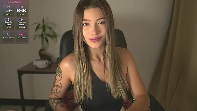 Snapshot of AyraSmith_ chatting on June 2026 12:00:02 AM AyraSmith online show from June 2026 12:00:02 AM
