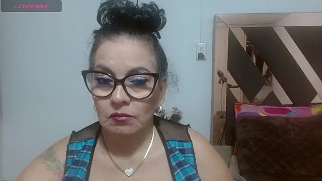 lindaesmeralda online show from March 2026 12:20:01 PM