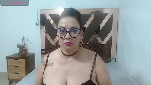 lindaesmeralda online show from April 2026 10:08:01 AM