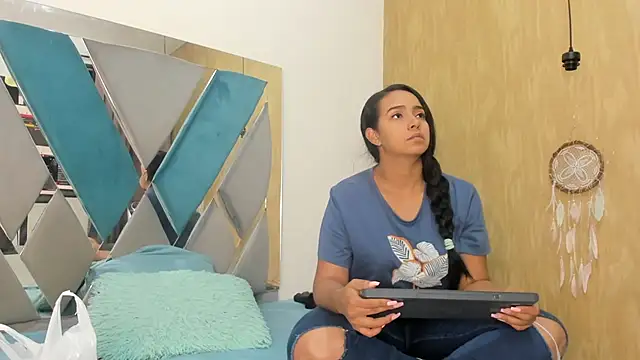 Snapshot of Luya_Jhon chatting on January 2025 11:19:02 AM Luya Jhon online show from January 2025 11:19:02 AM