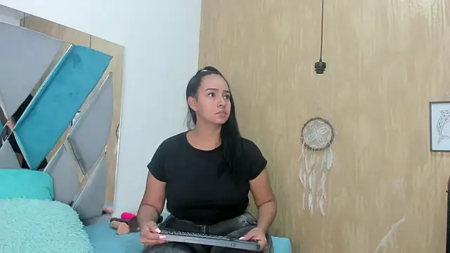 Snapshot of Luya_Jhon chatting on January 2025 11:10:02 AM Luya Jhon online show from January 2025 11:10:02 AM