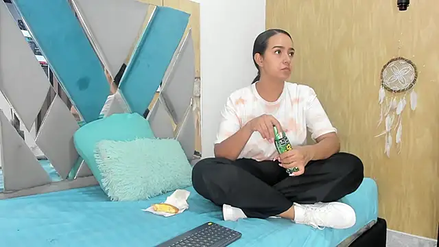 Snapshot of Luya_Jhon chatting on January 2025 11:23:02 AM Luya Jhon online show from January 2025 11:23:02 AM