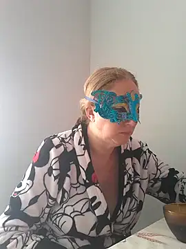 MILEIDE980 online show from September 2025 12:09:02 PM