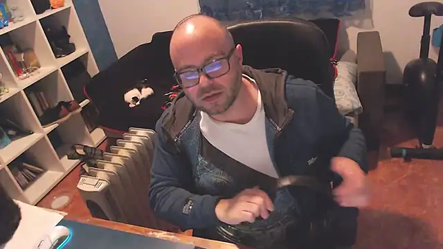 Snapshot of ravingr4d4 chatting on February 2025 09:10:01 AM ravingr4d4 online show from February 2025 09:10:01 AM