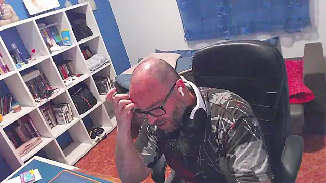 ravingr4d4 online show from April 2026 10:21:02 PM