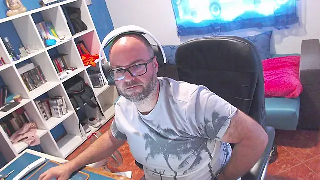 ravingr4d4 online show from June 2026 02:33:01 PM