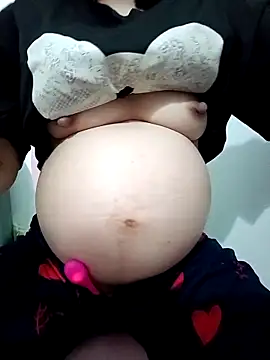 SweetGirl2k2 online show from April 2026 11:18:02 PM