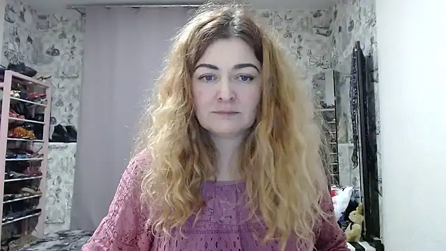 Snapshot of Helen1974 chatting on December 2024 05:03:01 PM Helen1974 online show from December 2024 05:03:01 PM