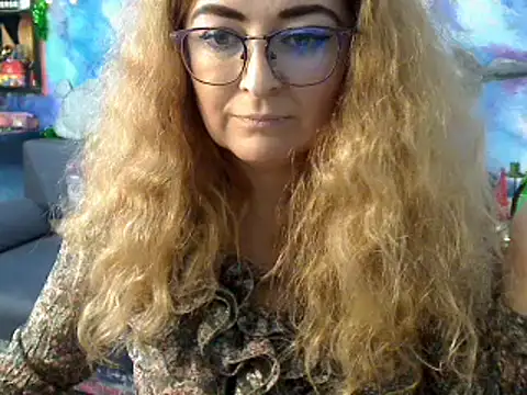 Snapshot of Helen1974 chatting on December 2024 05:55:02 PM Helen1974 online show from December 2024 05:55:02 PM