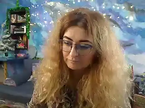 Snapshot of Helen1974 chatting on December 2024 09:00:02 PM Helen1974 online show from December 2024 09:00:02 PM