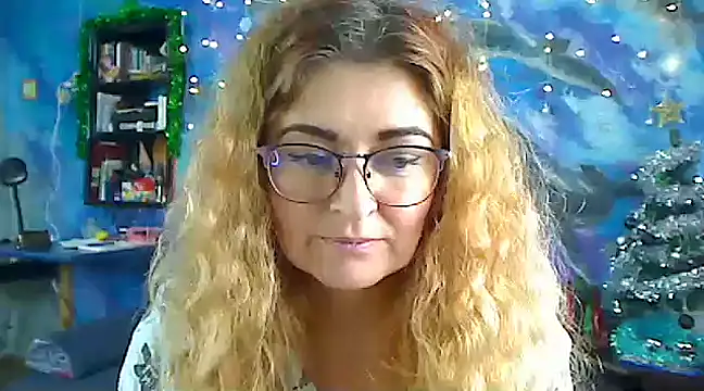 Snapshot of Helen1974 chatting on January 2025 06:35:01 PM Helen1974 online show from January 2025 06:35:01 PM