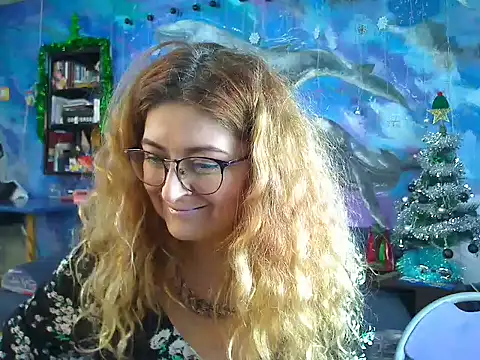 Snapshot of Helen1974 chatting on January 2025 05:51:02 AM Helen1974 online show from January 2025 05:51:02 AM
