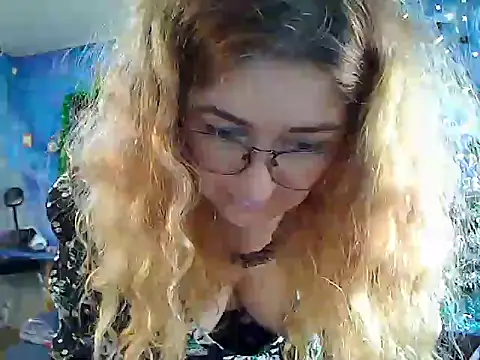Snapshot of Helen1974 chatting on January 2025 12:10:01 PM Helen1974 online show from January 2025 12:10:01 PM