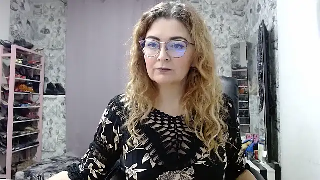 Snapshot of Helen1974 chatting on January 2025 08:01:01 PM Helen1974 online show from January 2025 08:01:01 PM