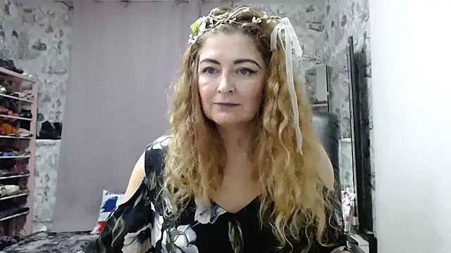 Snapshot of Helen1974 chatting on January 2025 04:23:01 PM Helen1974 online show from January 2025 04:23:01 PM