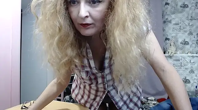 Snapshot of Helen1974 chatting on January 2025 10:12:02 PM Helen1974 online show from January 2025 10:12:02 PM