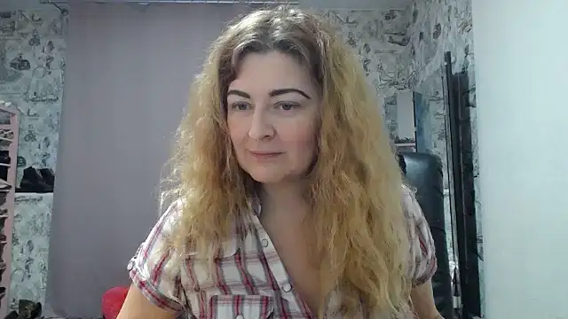 Snapshot of Helen1974 chatting on February 2025 01:30:01 PM Helen1974 online show from February 2025 01:30:01 PM