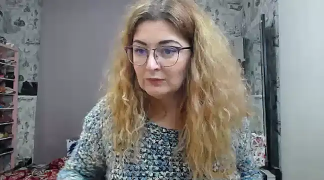 Snapshot of Helen1974 chatting on February 2025 04:12:01 AM Helen1974 online show from February 2025 04:12:01 AM