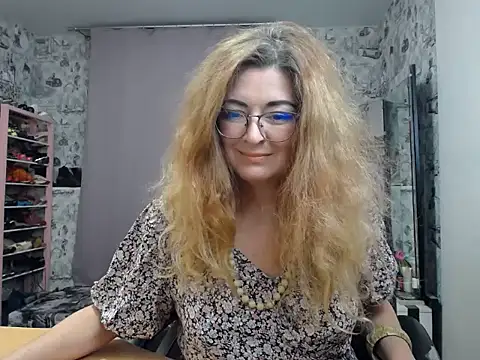 Snapshot of Helen1974 chatting on March 2025 06:22:01 PM Helen1974 online show from March 2025 06:22:01 PM