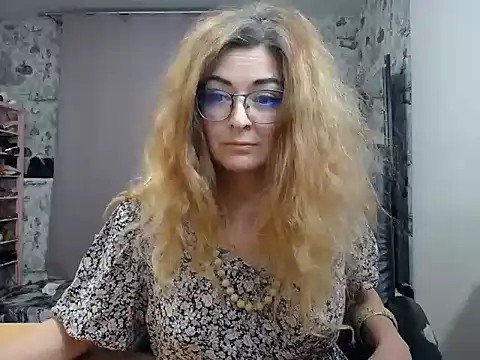 Snapshot of Helen1974 chatting on March 2025 09:24:01 PM Helen1974 online show from March 2025 09:24:01 PM